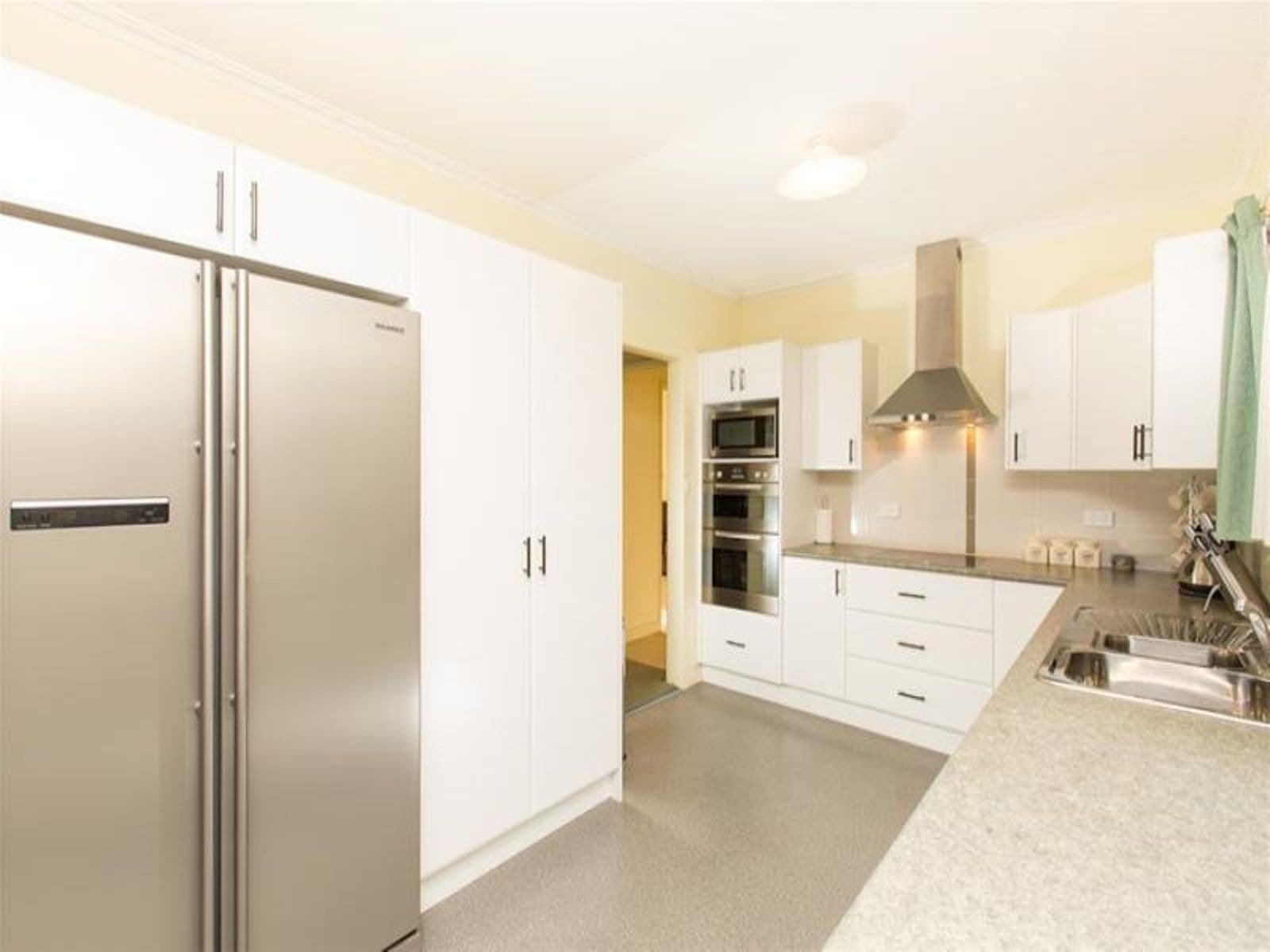 683 Cureton Avenue, Nichols Point - Thumbnail 6