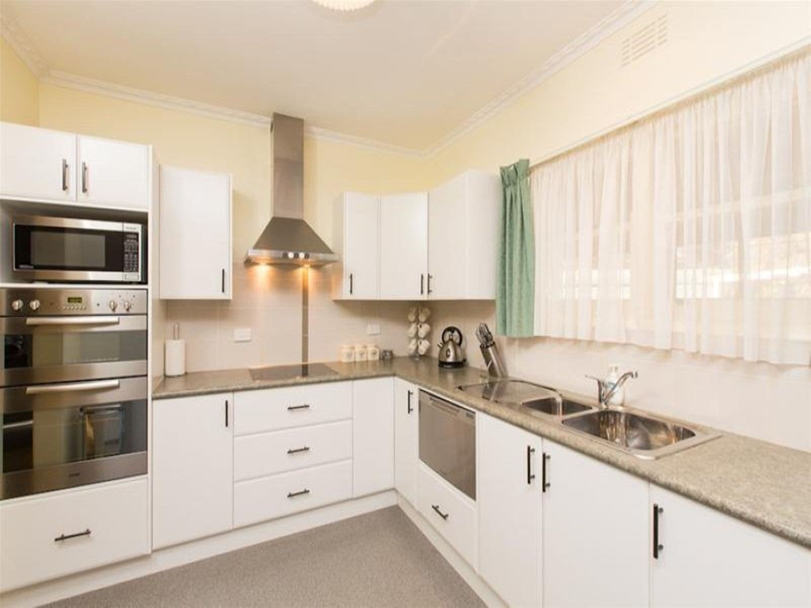 683 Cureton Avenue, Nichols Point - Thumbnail 7