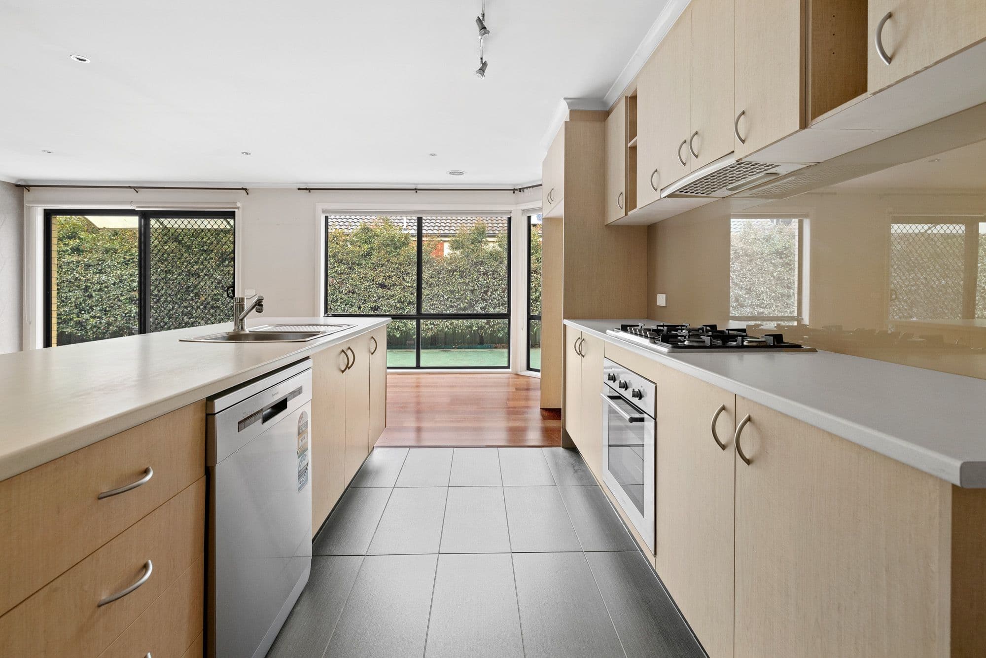 48 Conquest Drive, Werribee VIC 3030, Werribee - Thumbnail 4