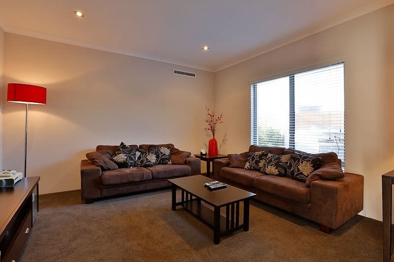 9 Prospector Loop, BASSENDEAN WA 6054, Bassendean - Thumbnail 2