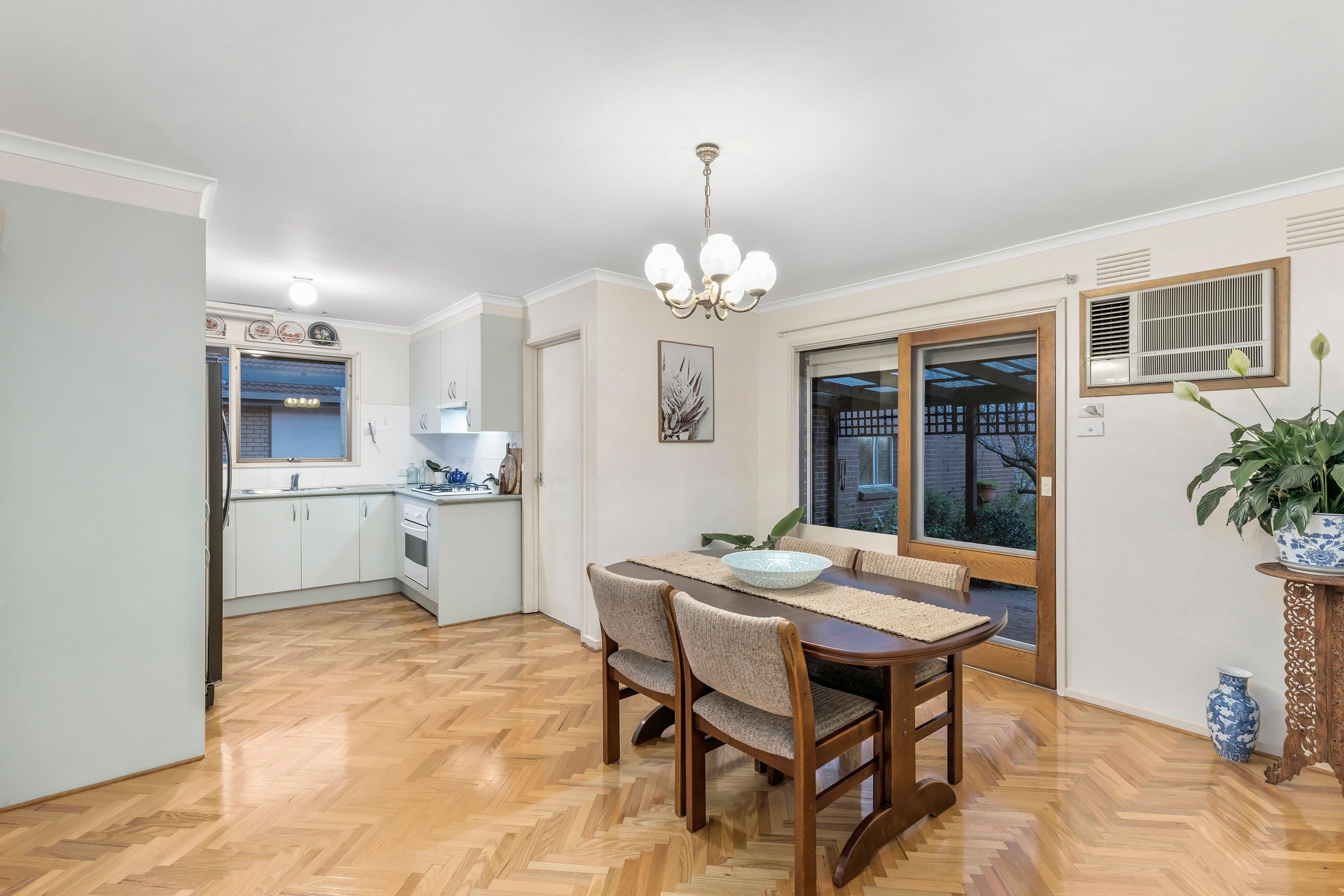 12 Cloverdale Close, Burwood East VIC 3151, Burwood East - Thumbnail 4