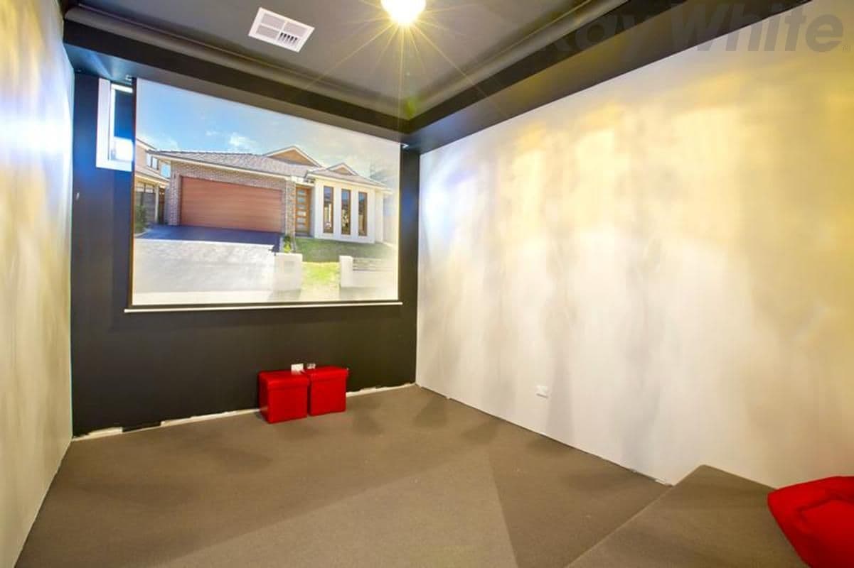 16 Conway Avenue, WEST HOXTON NSW 2171, West Hoxton - Thumbnail 6