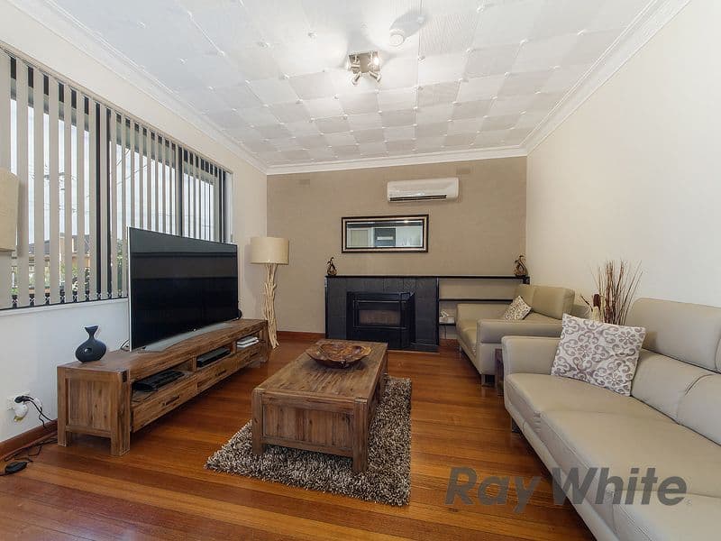 19 Erica Avenue, St Albans VIC 3021, St Albans - Thumbnail 2