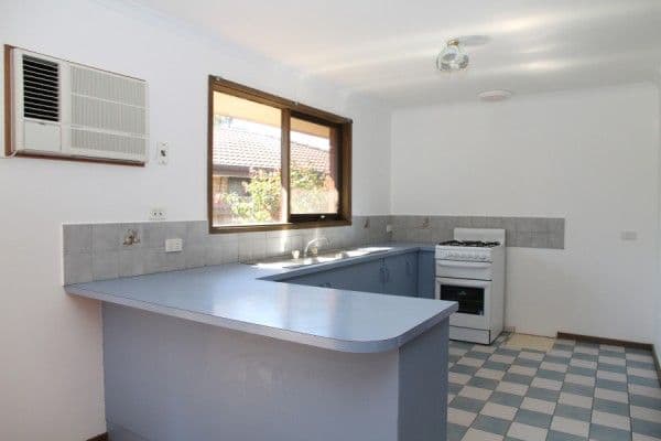 25 Taketa Cresent, FRANKSTON VIC 3199, Frankston - Thumbnail 2