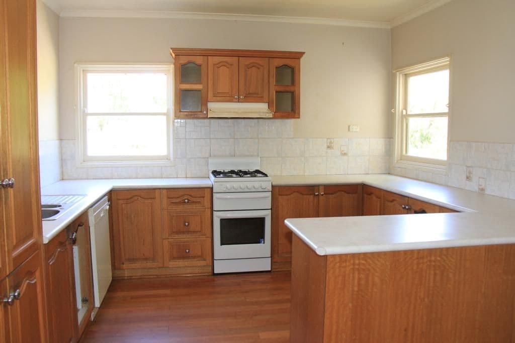 62 Playne Street, HEATHCOTE VIC 3523, Heathcote - Thumbnail 2