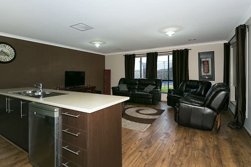 4 Shaheen Court, Melton West VIC 3337, Melton West - Thumbnail 3