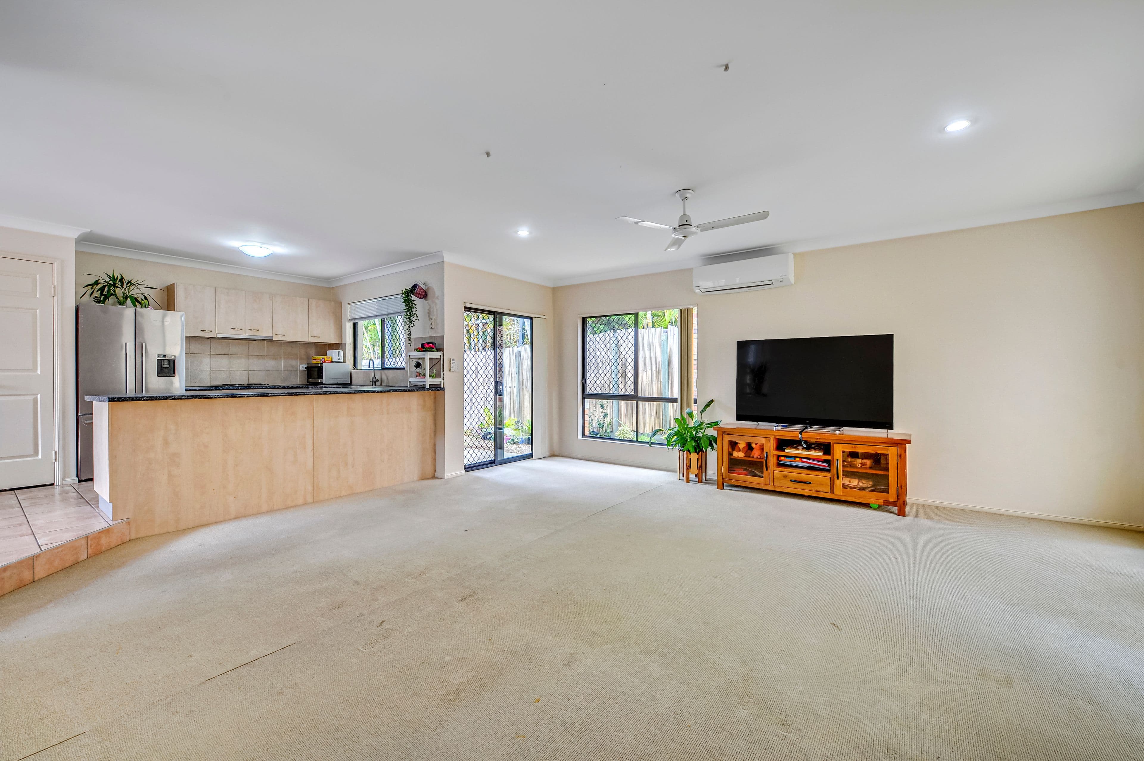 6 Merganser Place, Forest Lake QLD 4078, Forest Lake - Thumbnail 2