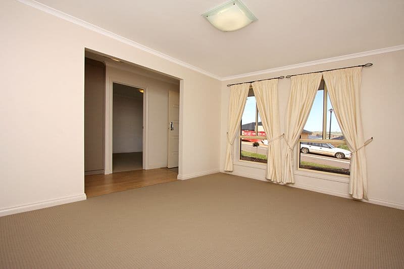 75 Wallace Drive, Craigmore SA 5114, Craigmore - Thumbnail 3