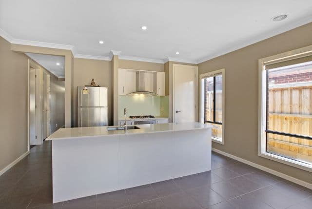14 Zaika Close, Lalor VIC 3075, Lalor - Thumbnail 3