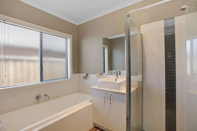 14 Zaika Close, Lalor VIC 3075, Lalor - Thumbnail 5