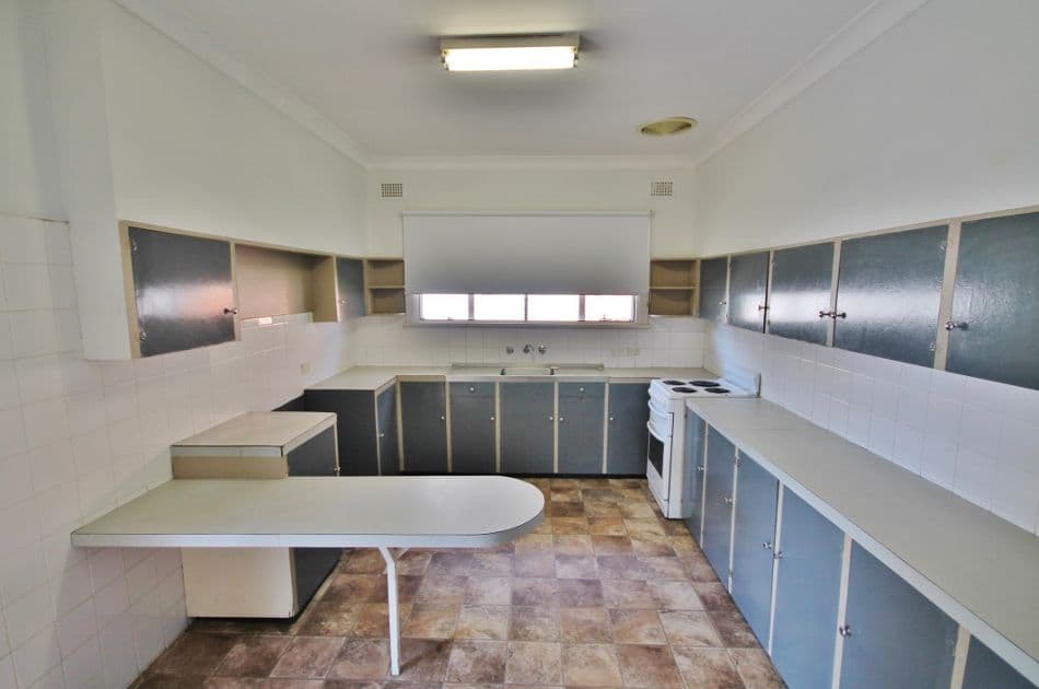 28 Thornhill Street, YOUNG NSW 2594, Young - Thumbnail 3