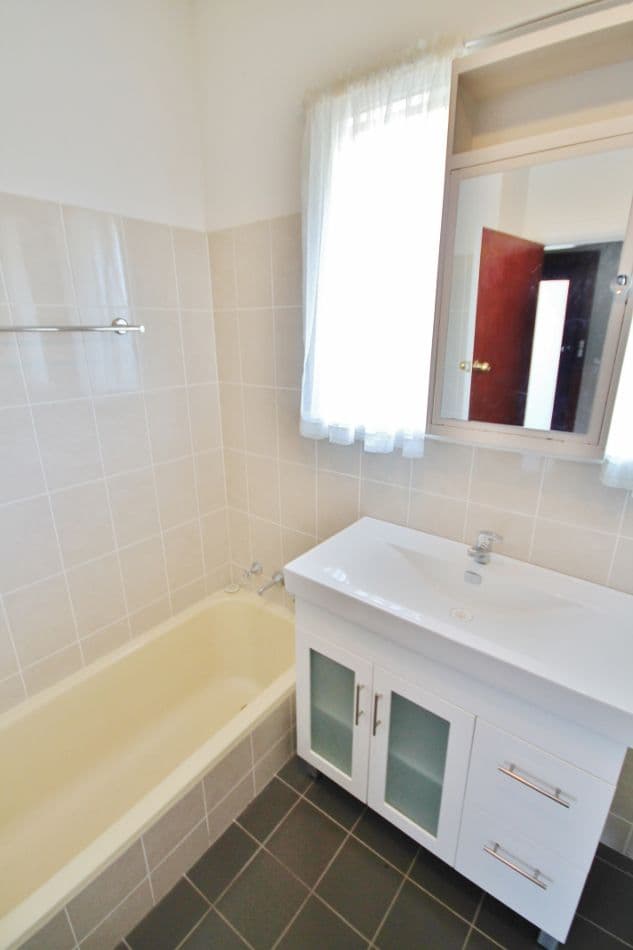 28 Thornhill Street, YOUNG NSW 2594, Young - Thumbnail 5