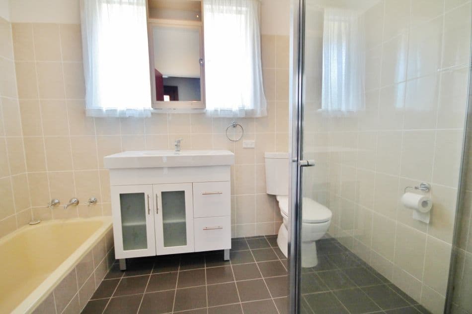 28 Thornhill Street, YOUNG NSW 2594, Young - Thumbnail 6
