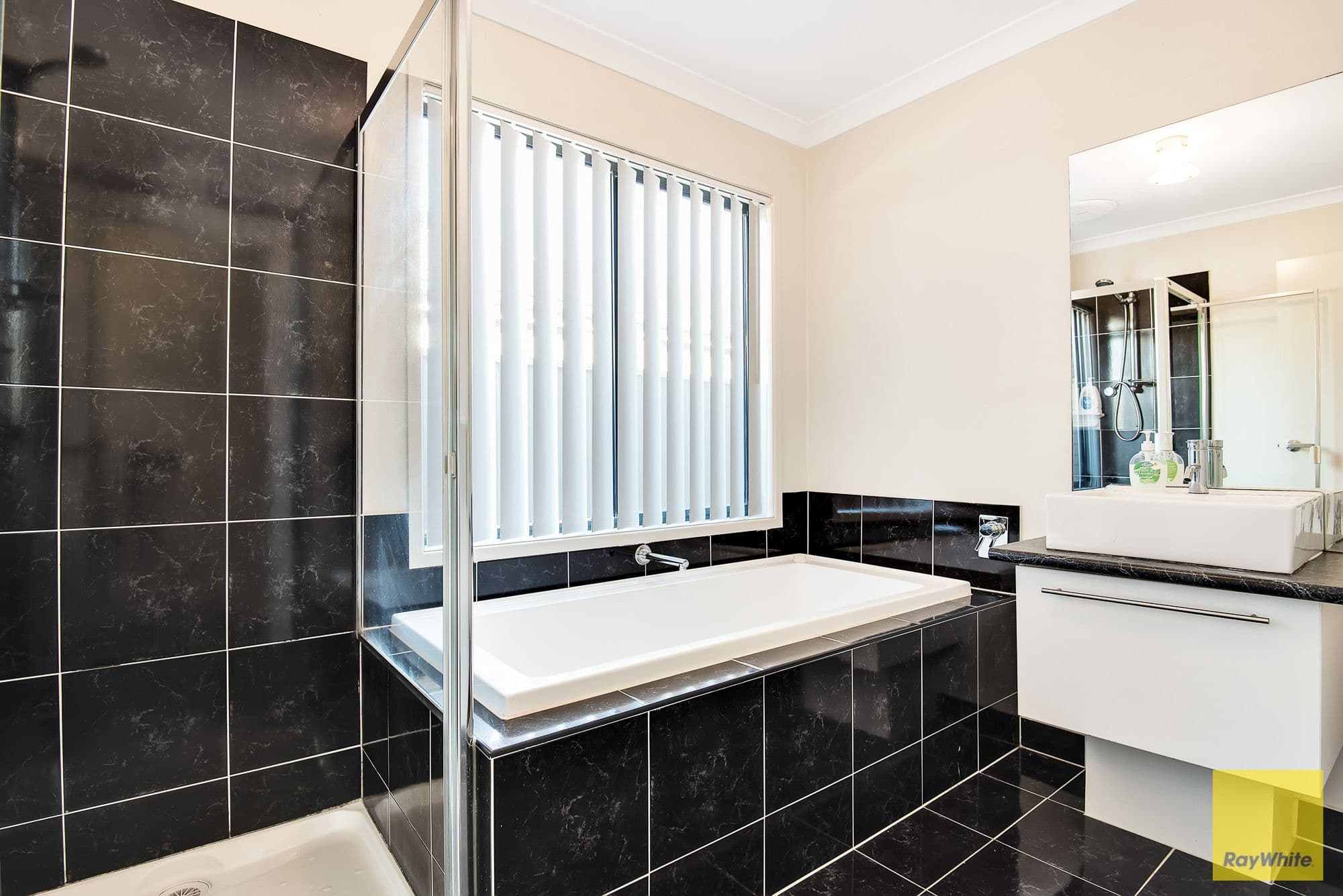 9 Clematis Crescent, Manor Lakes VIC 3024, Manor Lakes - Thumbnail 8