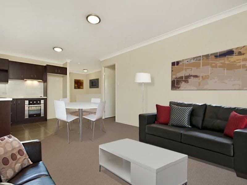 33 Violet Street, Wynnum QLD 4178, Wynnum - Thumbnail 2