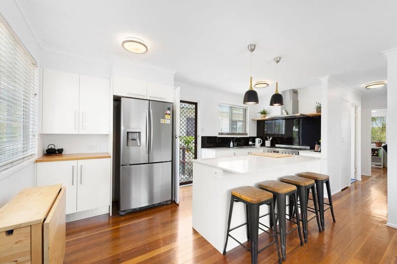 41 Sportsground Street, Redcliffe - Thumbnail 2
