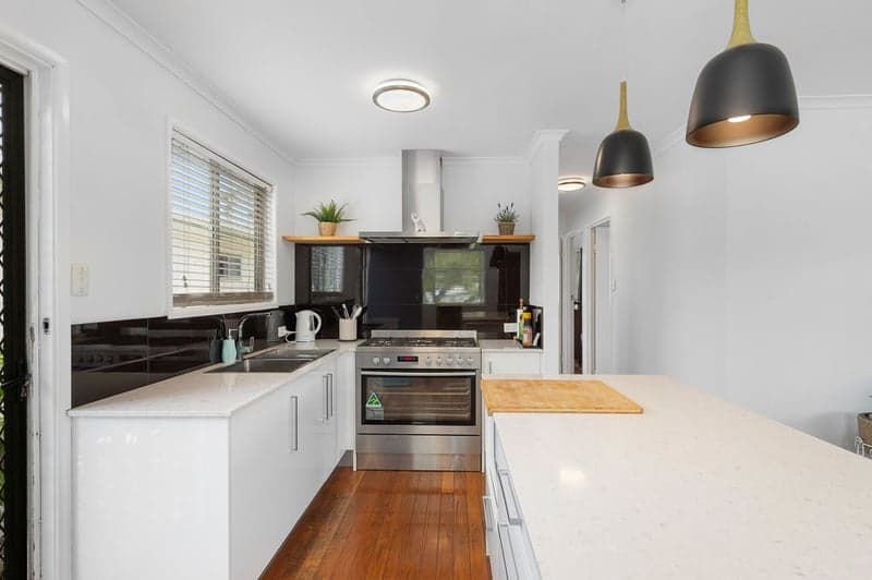 41 Sportsground Street, Redcliffe - Thumbnail 3