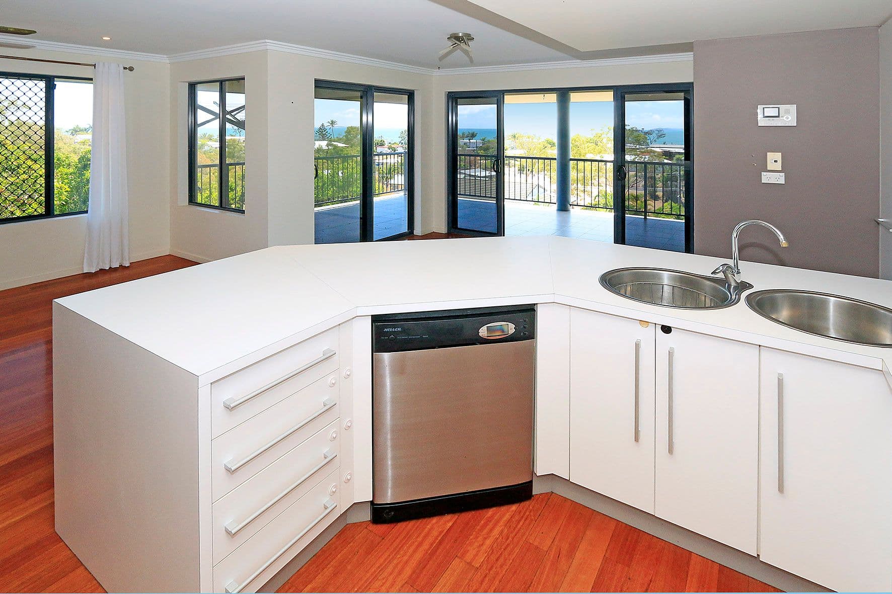 Unit 3, 203 Matthew Flinders Drive, Cooee Bay QLD 4703, Cooee Bay - Thumbnail 4