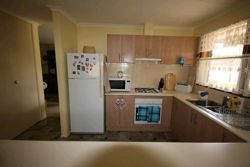 83 Queen Street, ROCHESTER VIC 3561, Rochester - Thumbnail 4