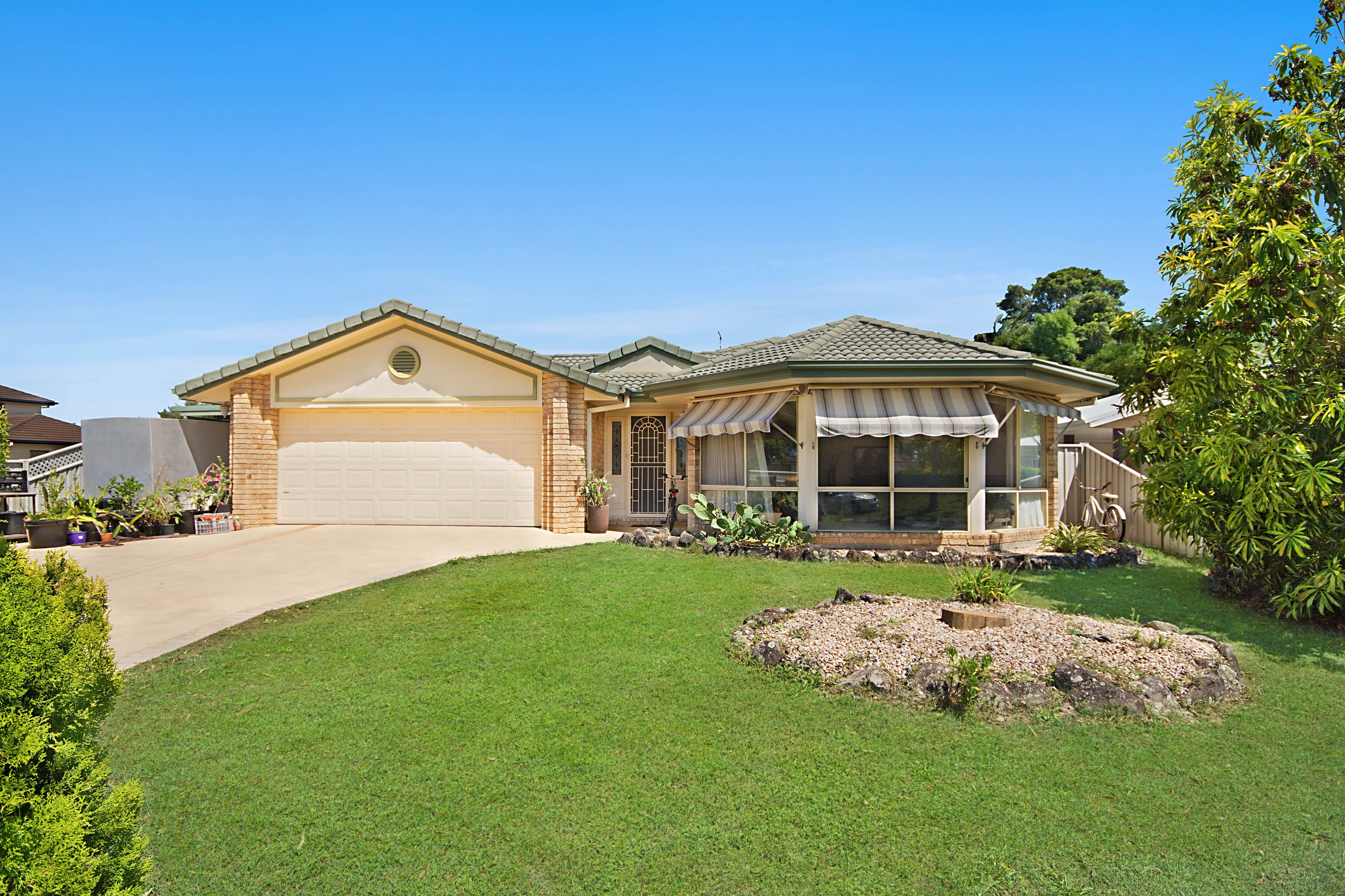 4 Edgewater Close, Yamba - Image 1
