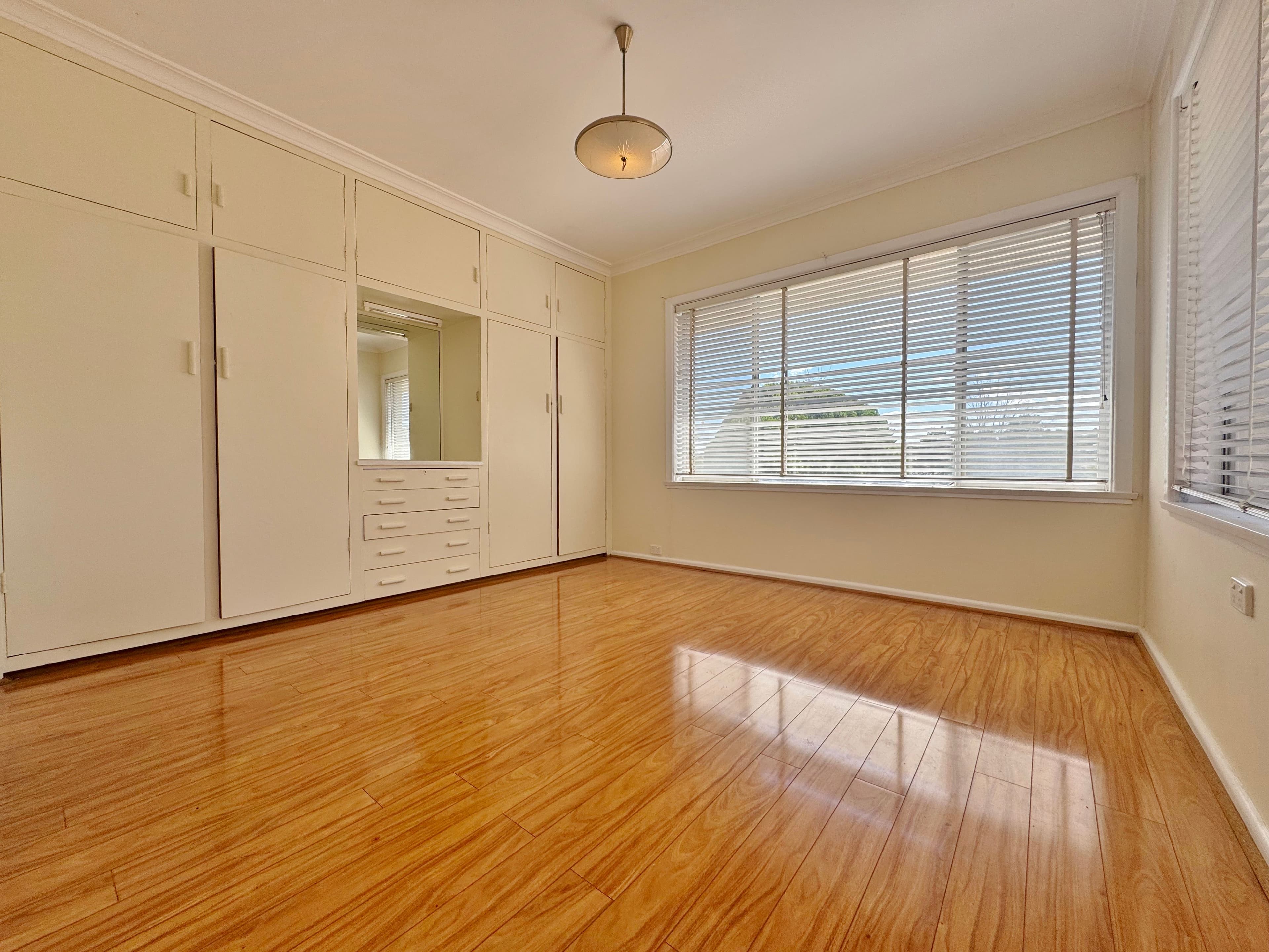 30 Miro Street, Young NSW 2594, Young - Thumbnail 4
