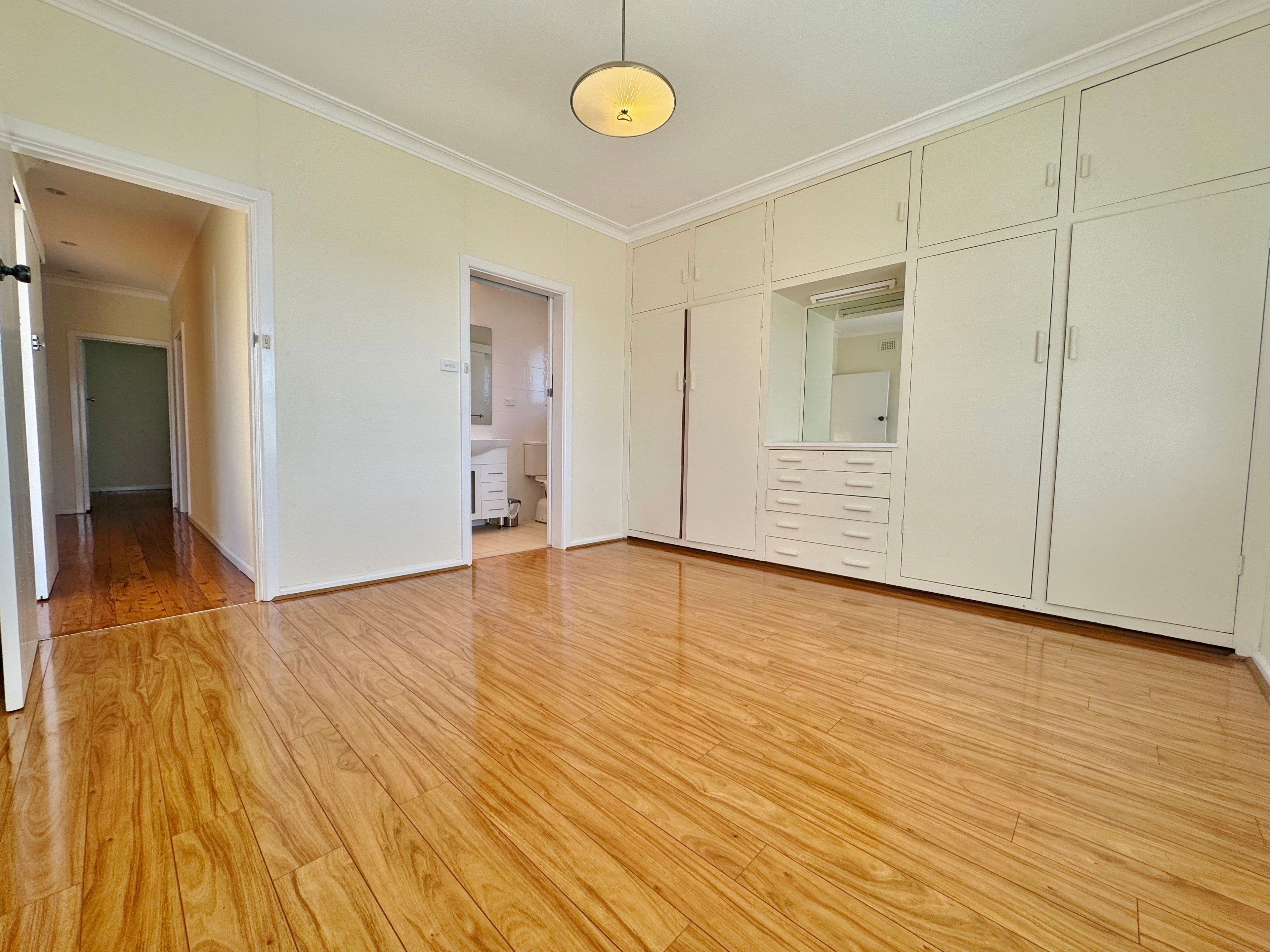 30 Miro Street, Young NSW 2594, Young - Thumbnail 5