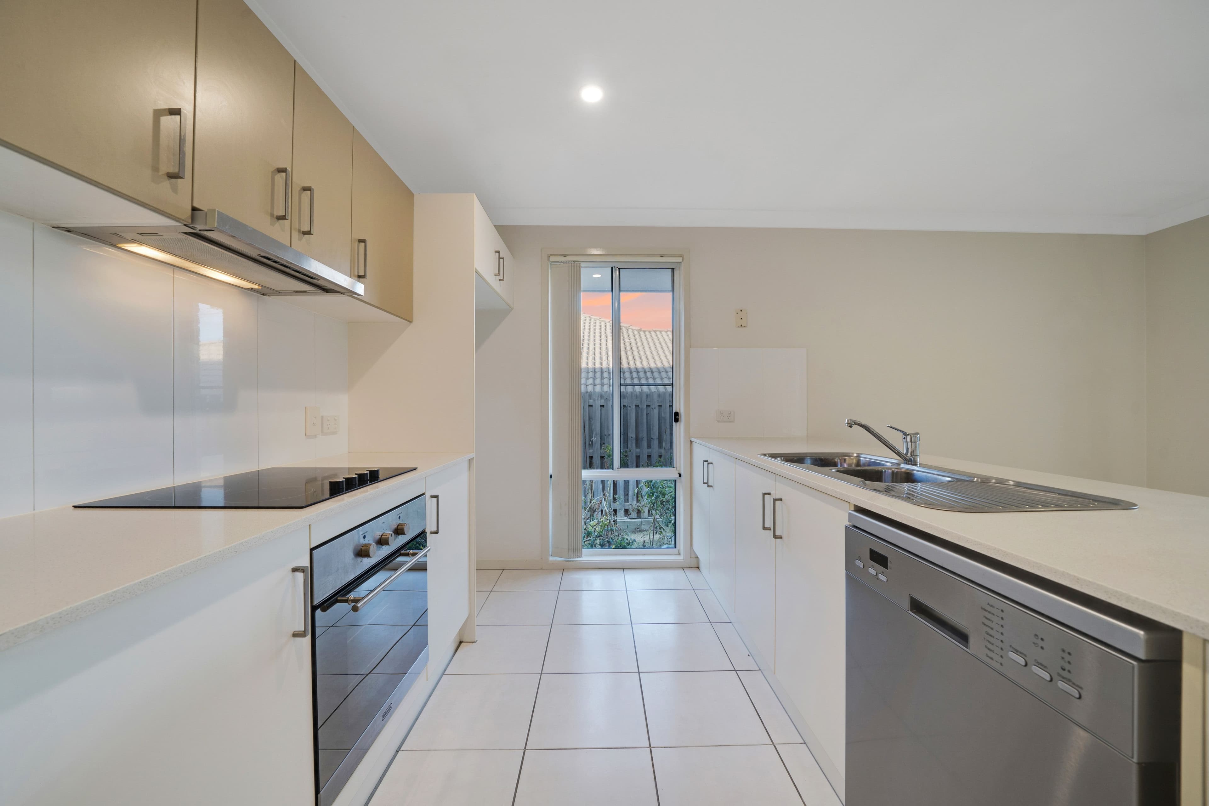 1061 Samford Road, Leichhardt QLD 4305, Leichhardt - Thumbnail 4