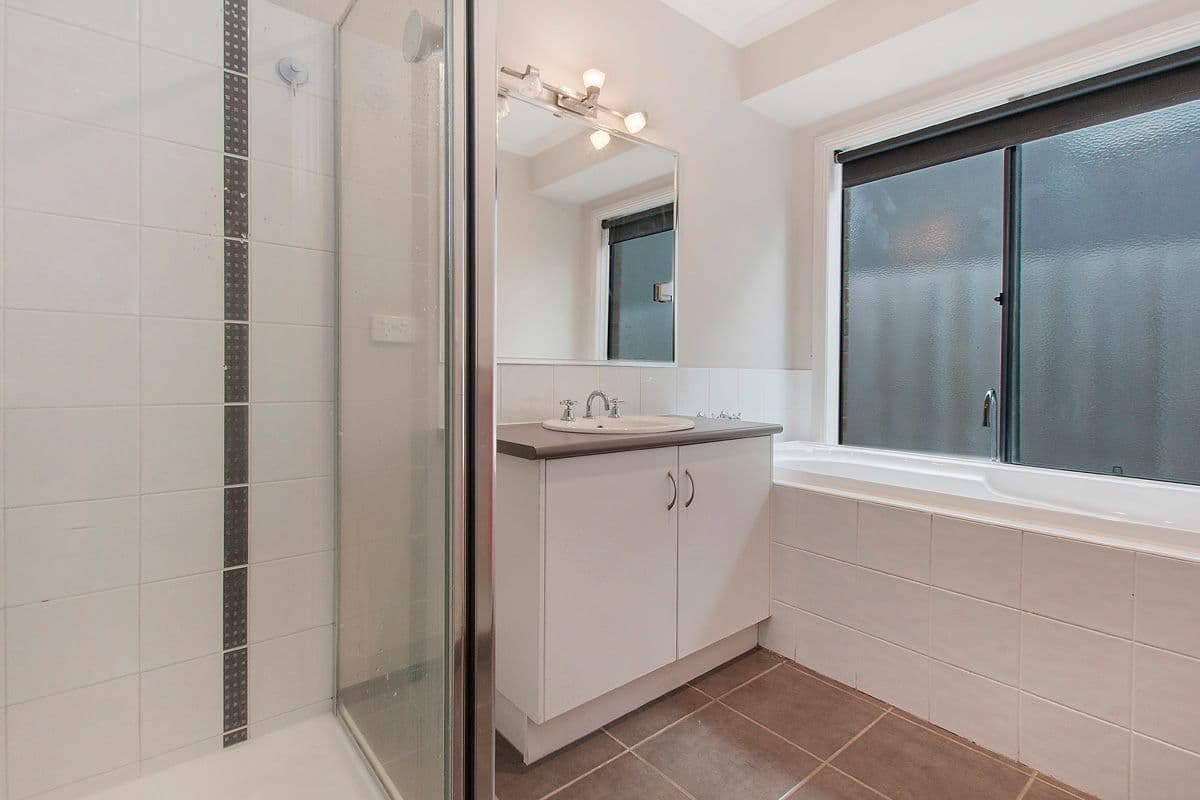 14 Huntingfield Drive, Warrnambool VIC 3280, Warrnambool - Thumbnail 5
