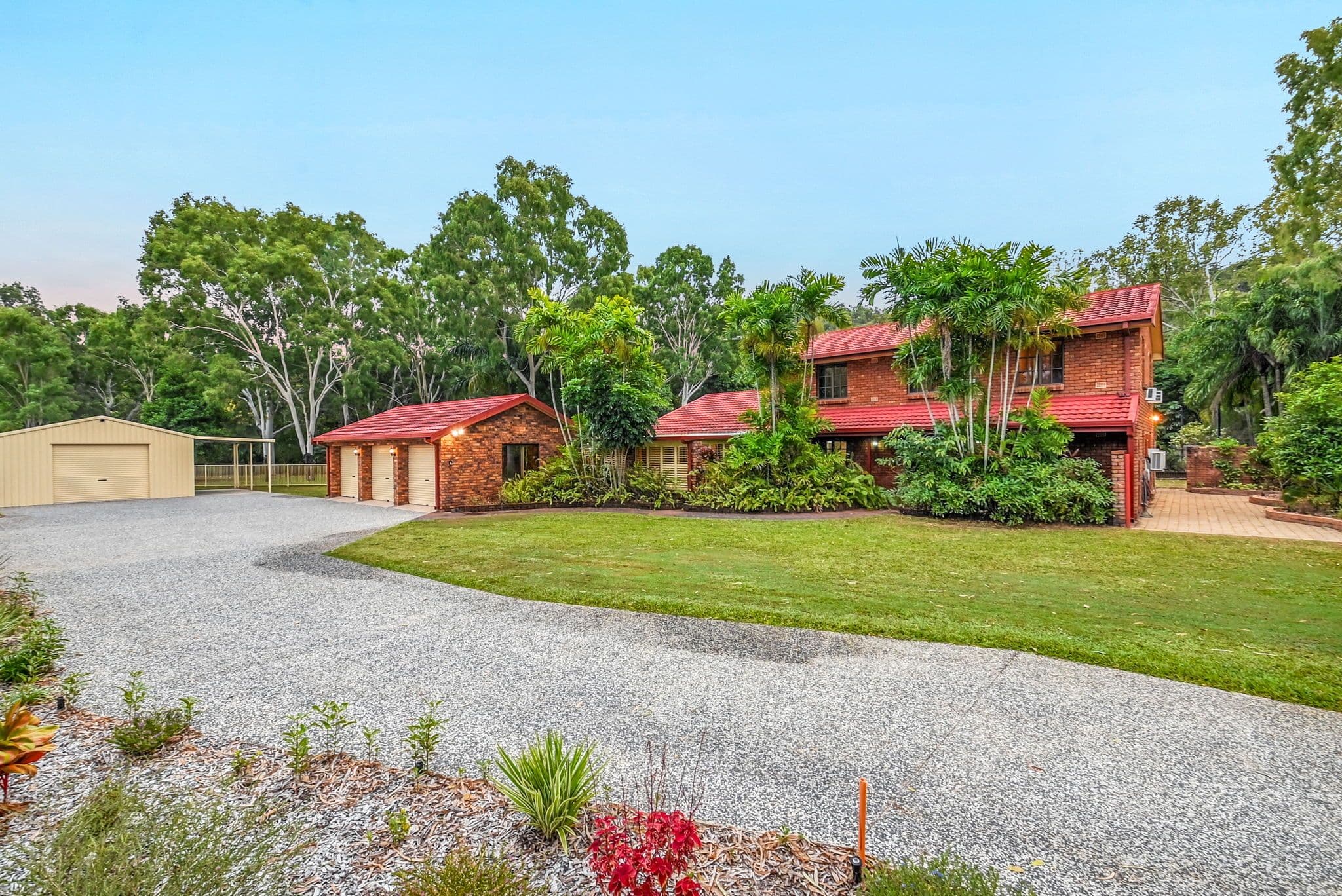 4 Hastings Street, Mount Louisa QLD 4814, Mount Louisa - Thumbnail 2