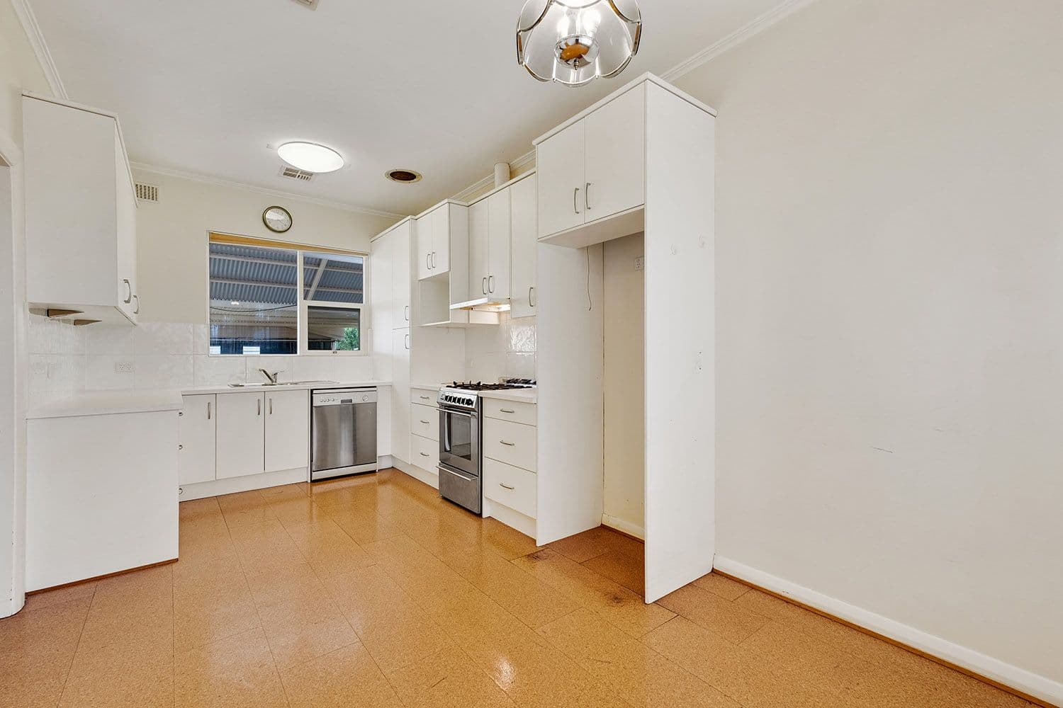 98 Finniss Street, Oaklands Park SA 5046, Oaklands Park - Thumbnail 2