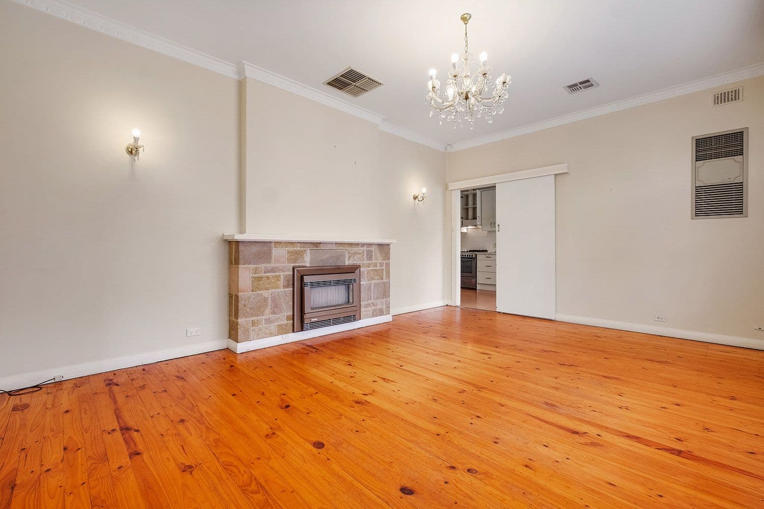 98 Finniss Street, Oaklands Park SA 5046, Oaklands Park - Thumbnail 3