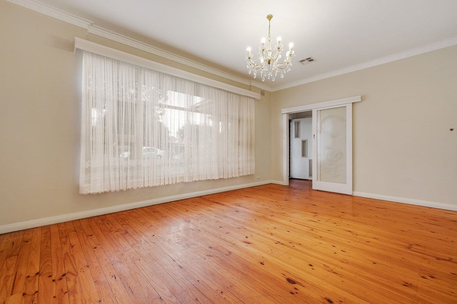 98 Finniss Street, Oaklands Park SA 5046, Oaklands Park - Thumbnail 4