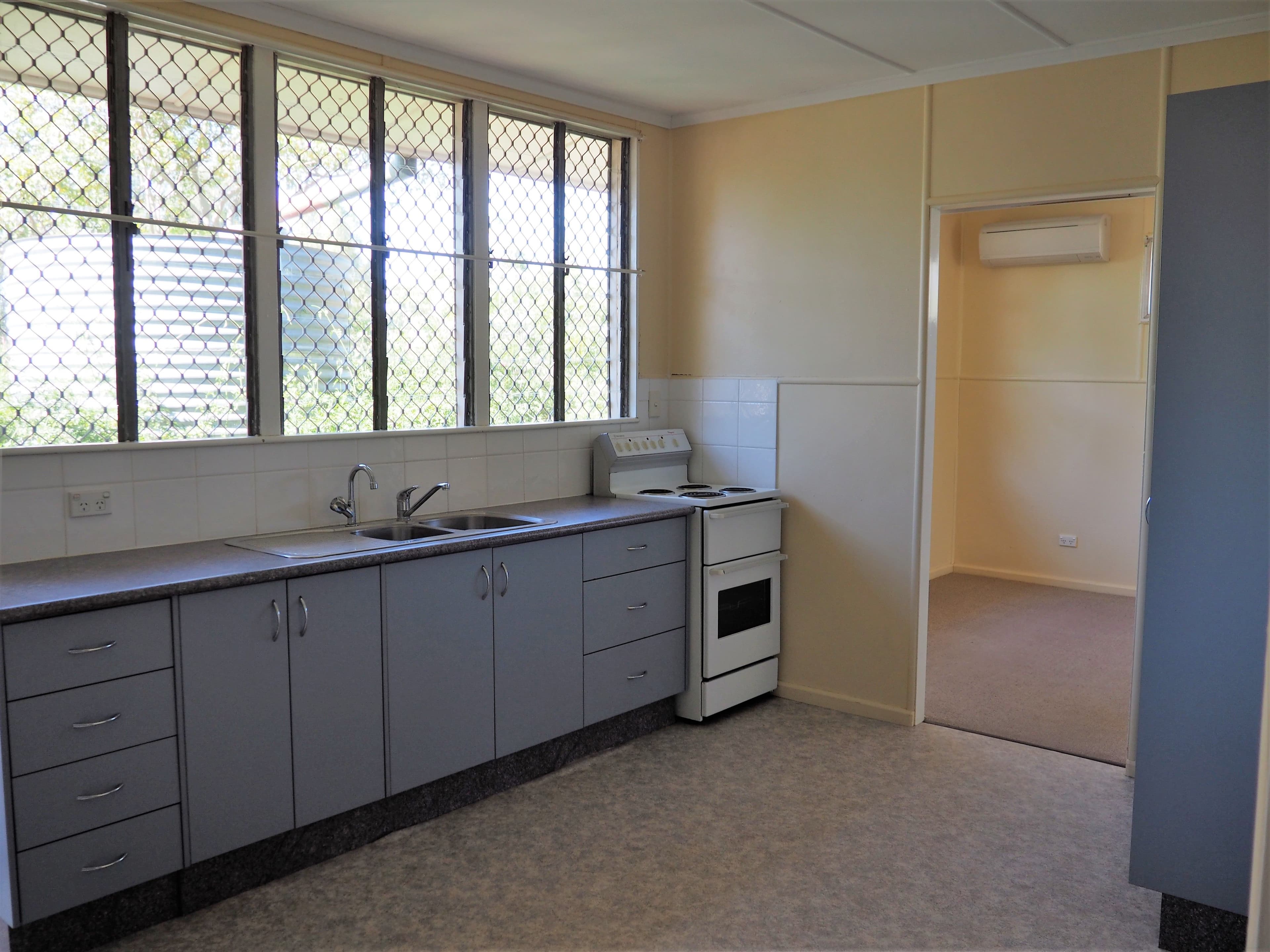34 Brolga Street, Longreach QLD 4730, Longreach - Thumbnail 5
