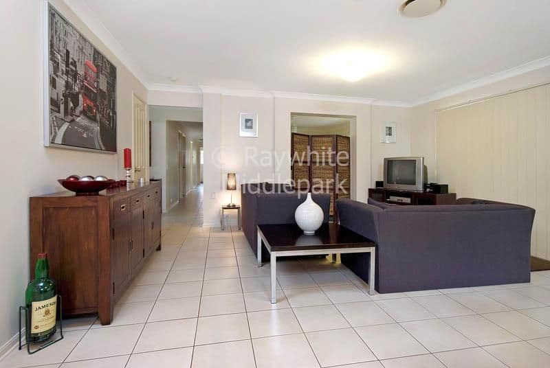 1 Kaputar Close, RIVERHILLS QLD 4074, Riverhills - Thumbnail 3