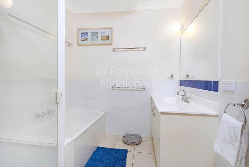 1 Kaputar Close, RIVERHILLS QLD 4074, Riverhills - Thumbnail 5