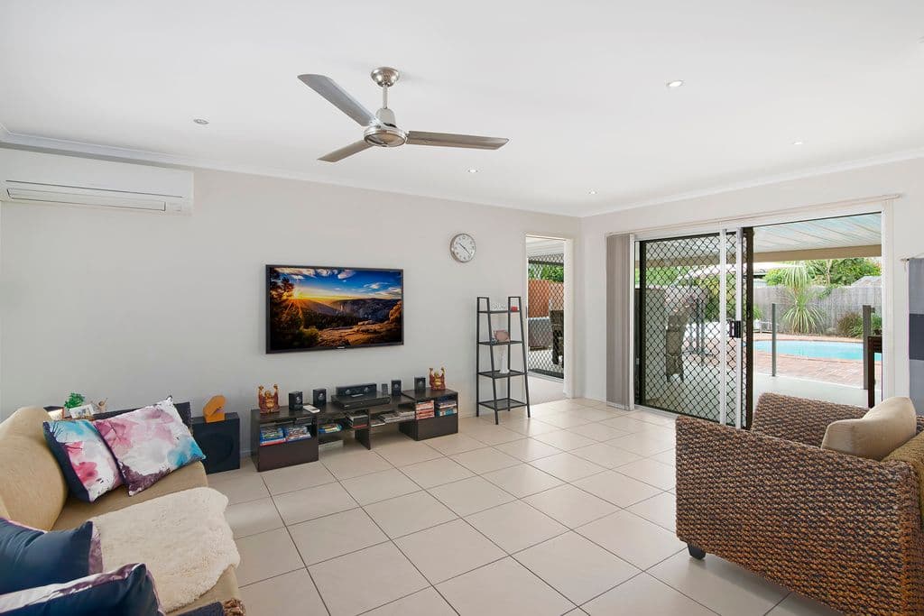 9 Clives Circuit, Currumbin Waters QLD 4223, Currumbin Waters - Thumbnail 2