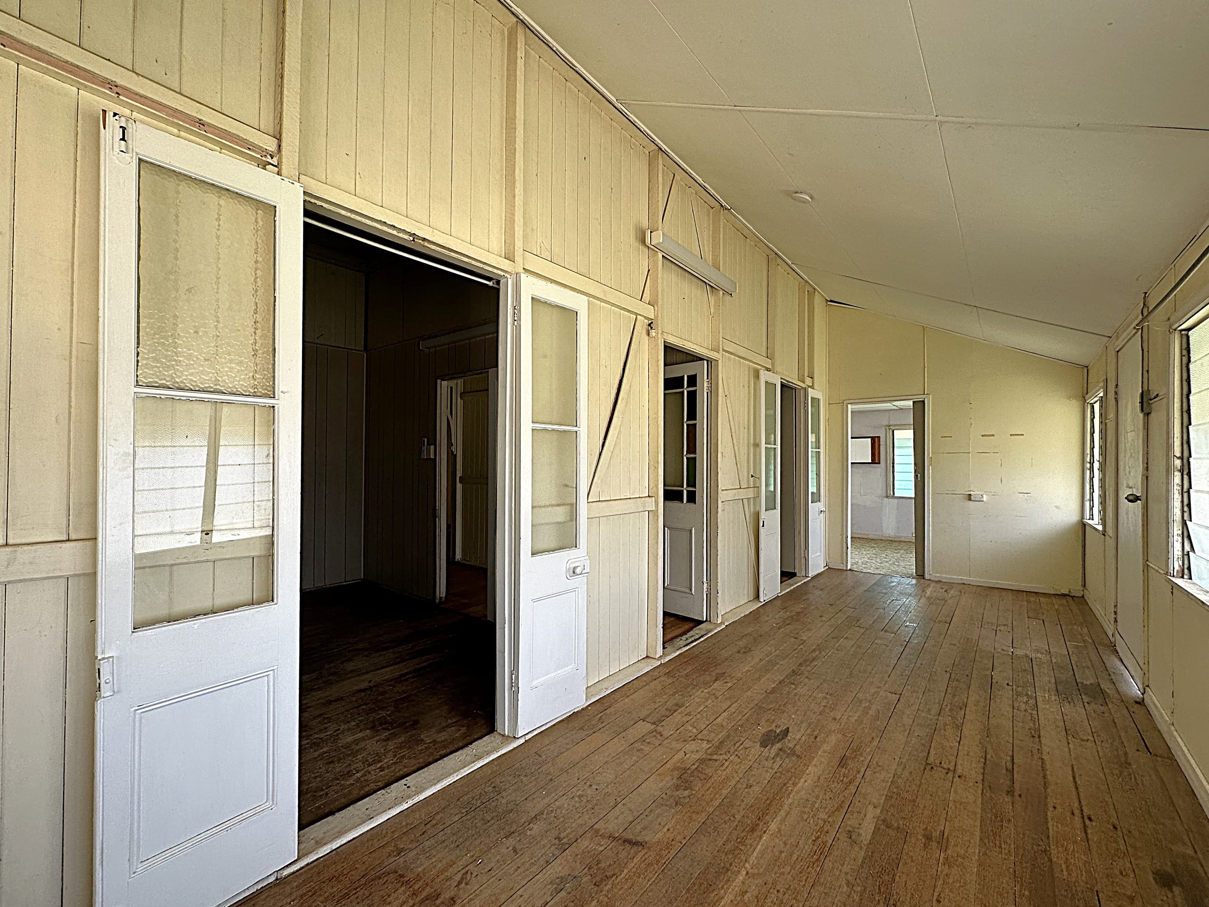 104 Fir Street, Barcaldine QLD 4725, Barcaldine - Thumbnail 2