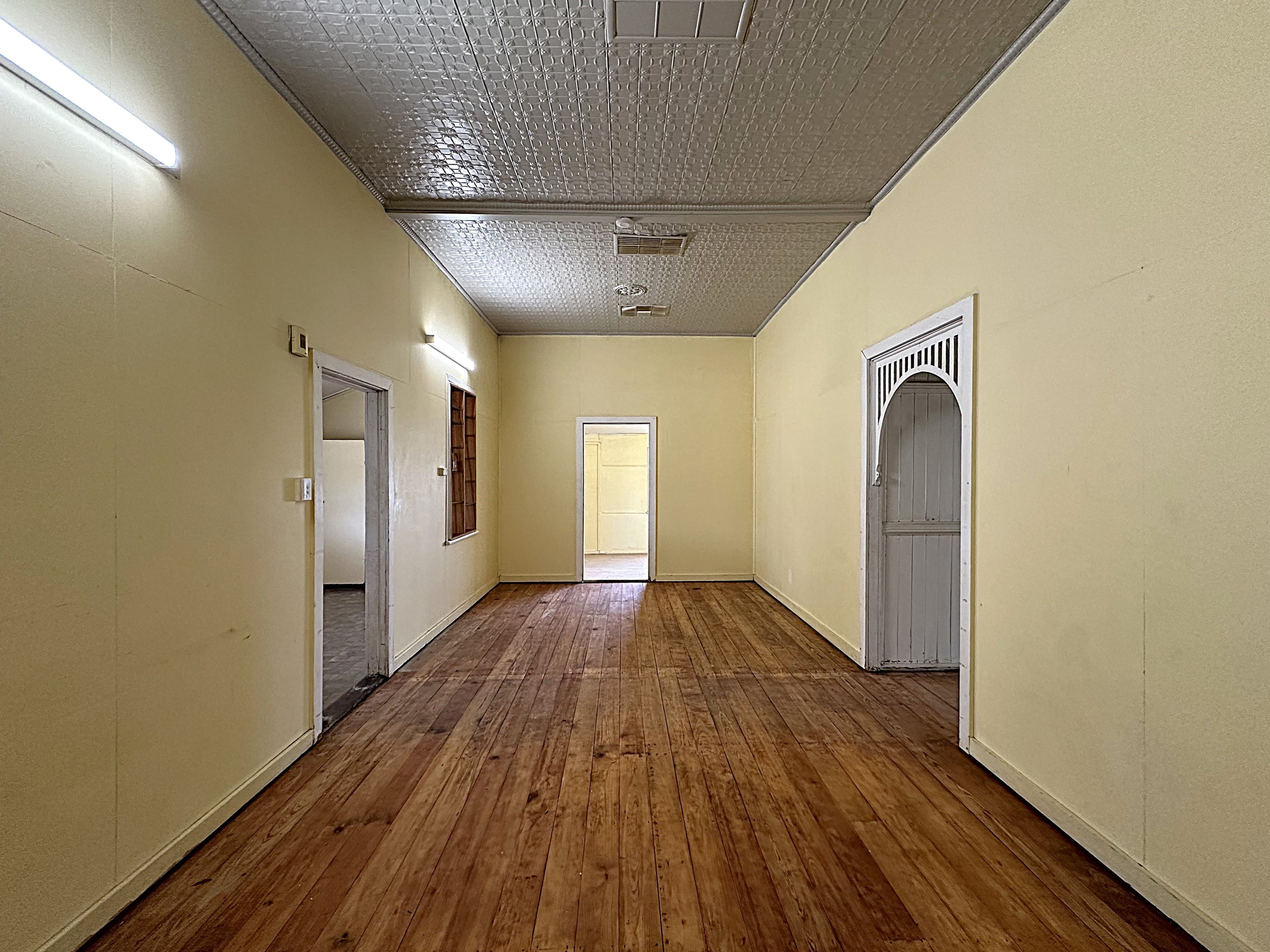 104 Fir Street, Barcaldine QLD 4725, Barcaldine - Thumbnail 3