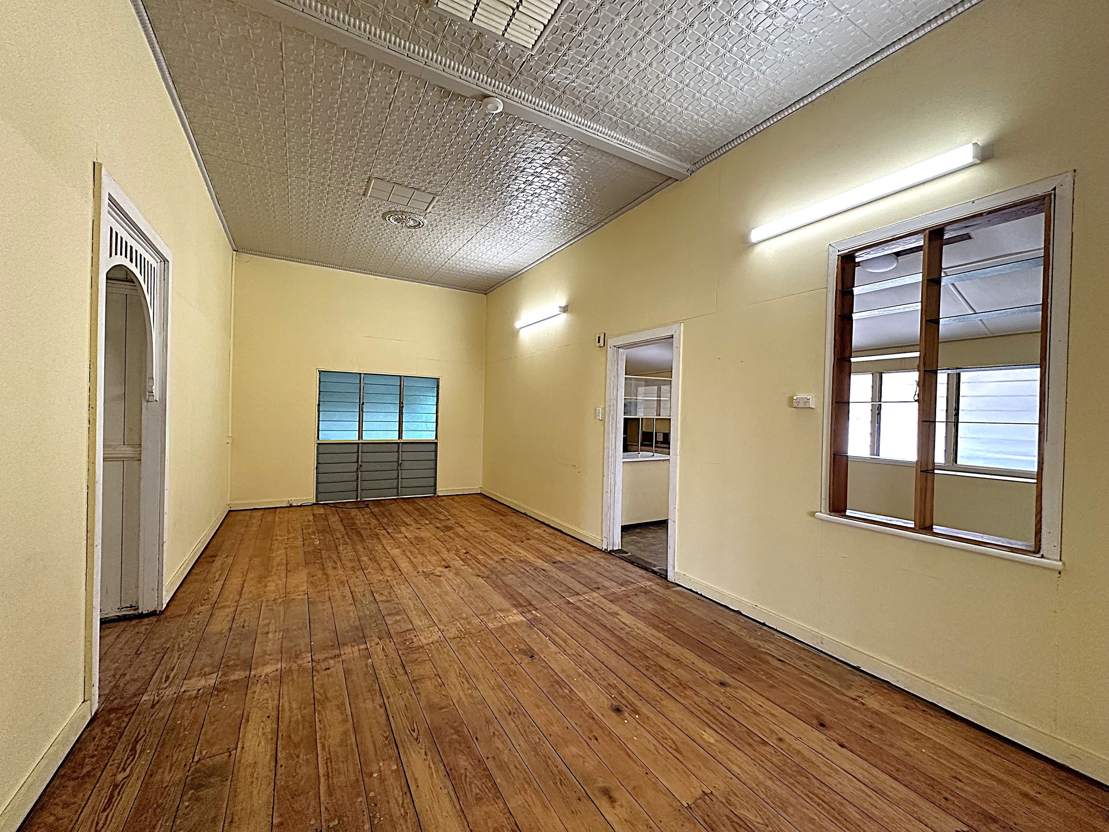 104 Fir Street, Barcaldine QLD 4725, Barcaldine - Thumbnail 4