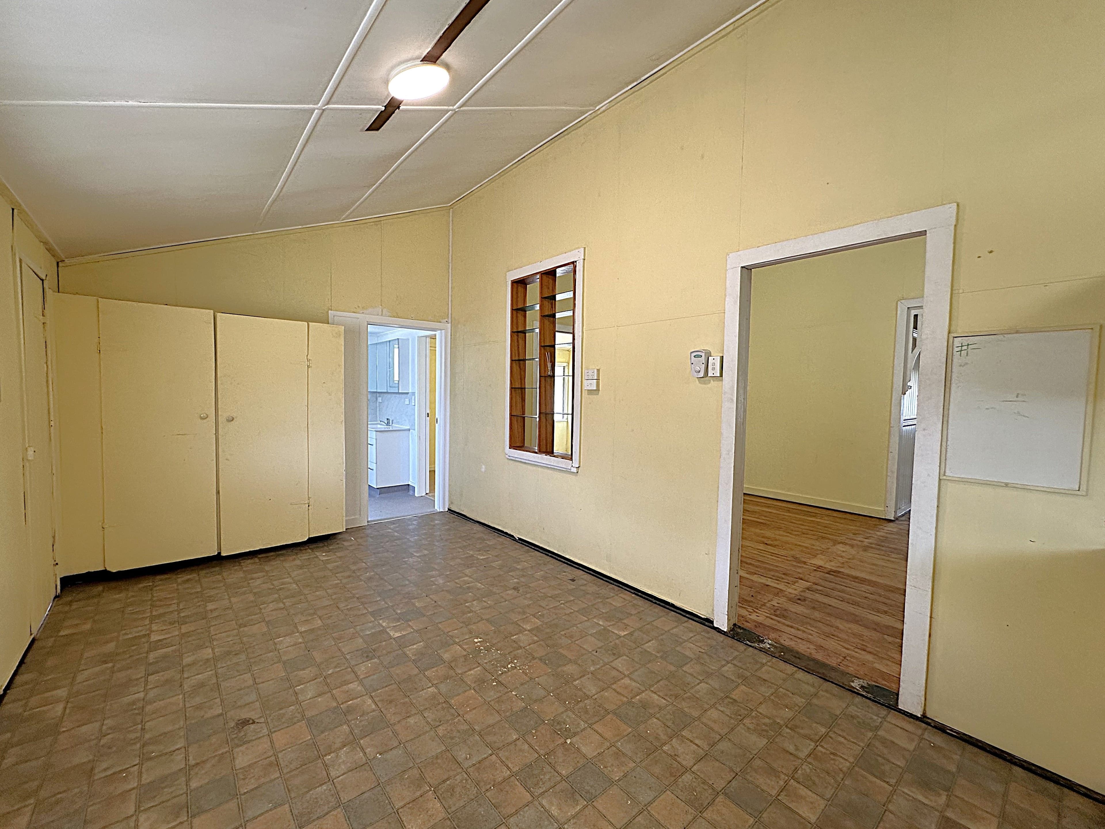 104 Fir Street, Barcaldine QLD 4725, Barcaldine - Thumbnail 6