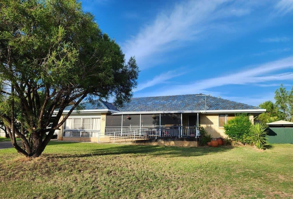 42 Northern Road, Roma QLD 4455, Roma - Image 1