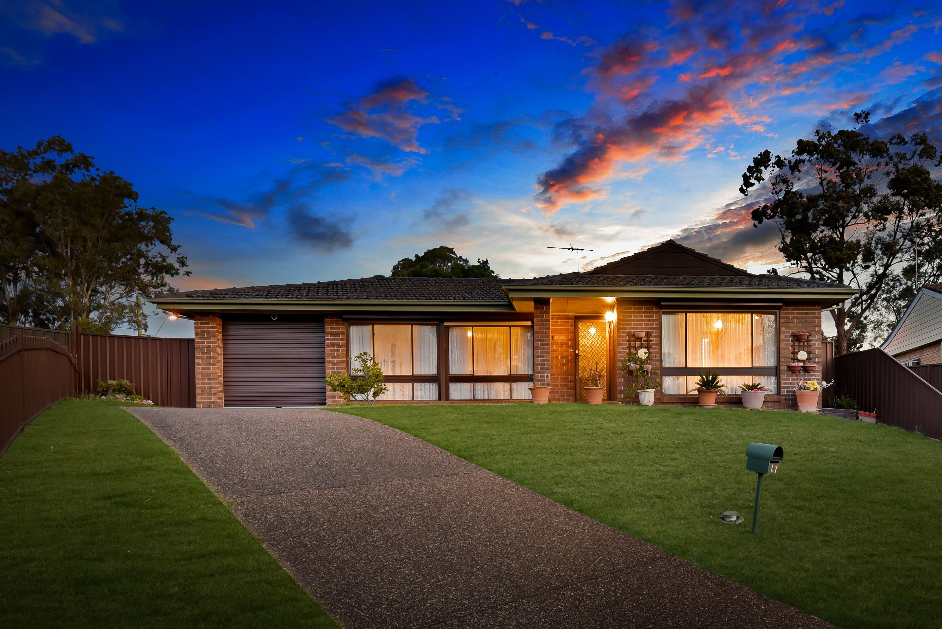 11 Lisson Place, Minto - Image 1