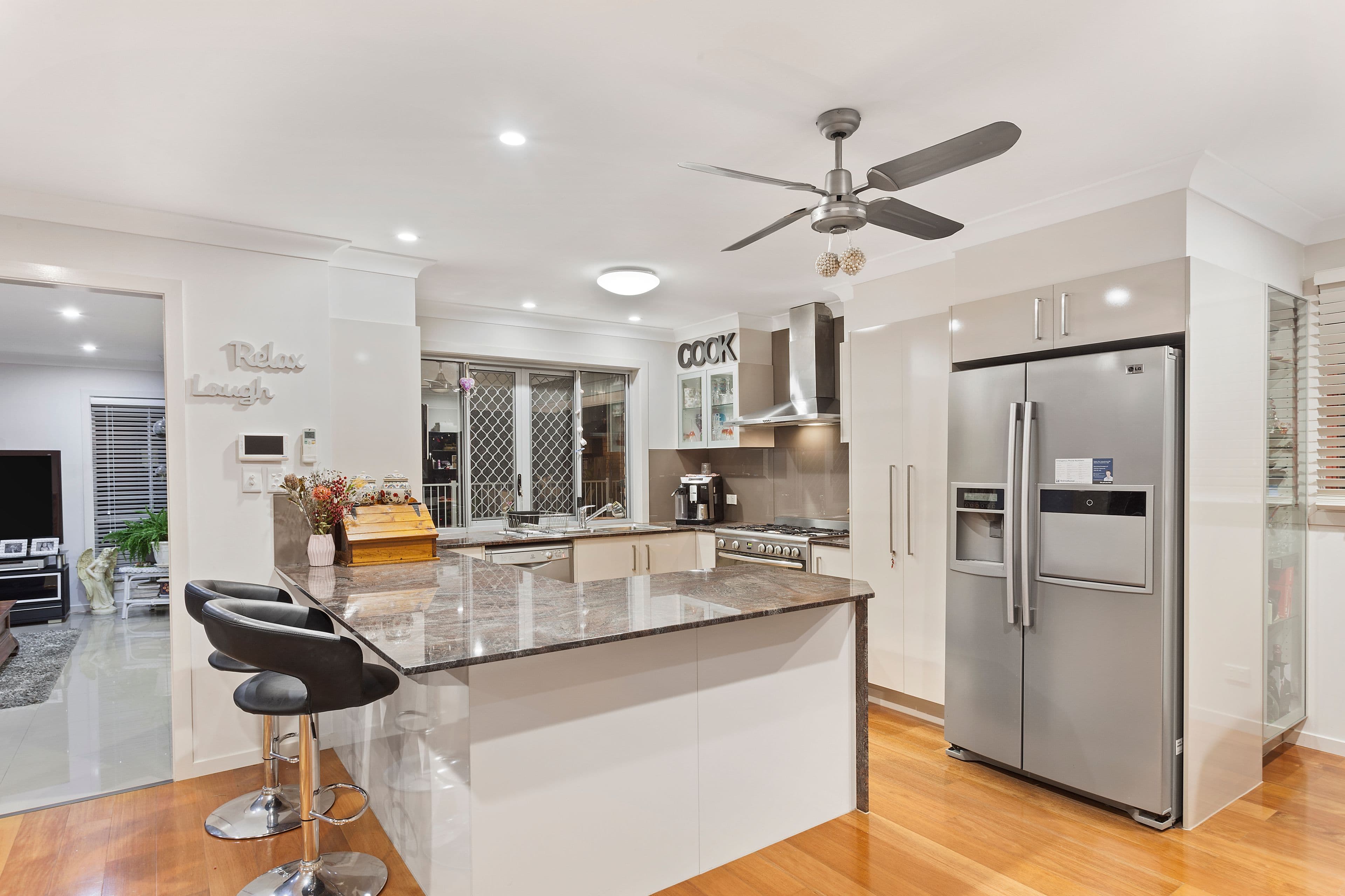 8 Bowerbird Place, Burleigh Waters QLD 4220, Burleigh Waters - Thumbnail 3