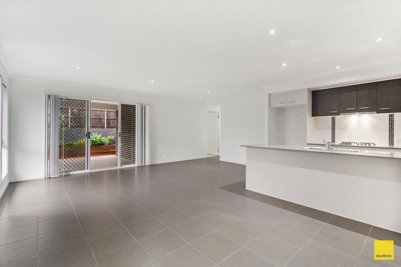 144 Bankswood Drive, Redland Bay QLD 4165, Redland Bay - Thumbnail 8