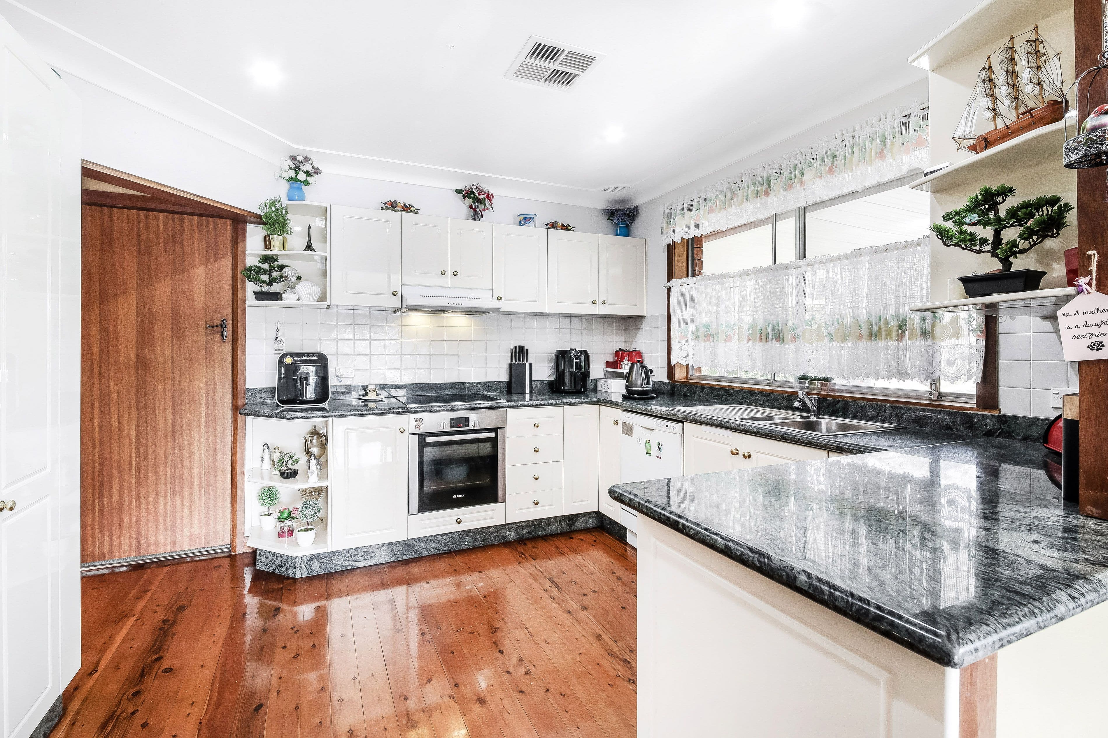 2 Oatley Place, Padstow Heights - Thumbnail 3