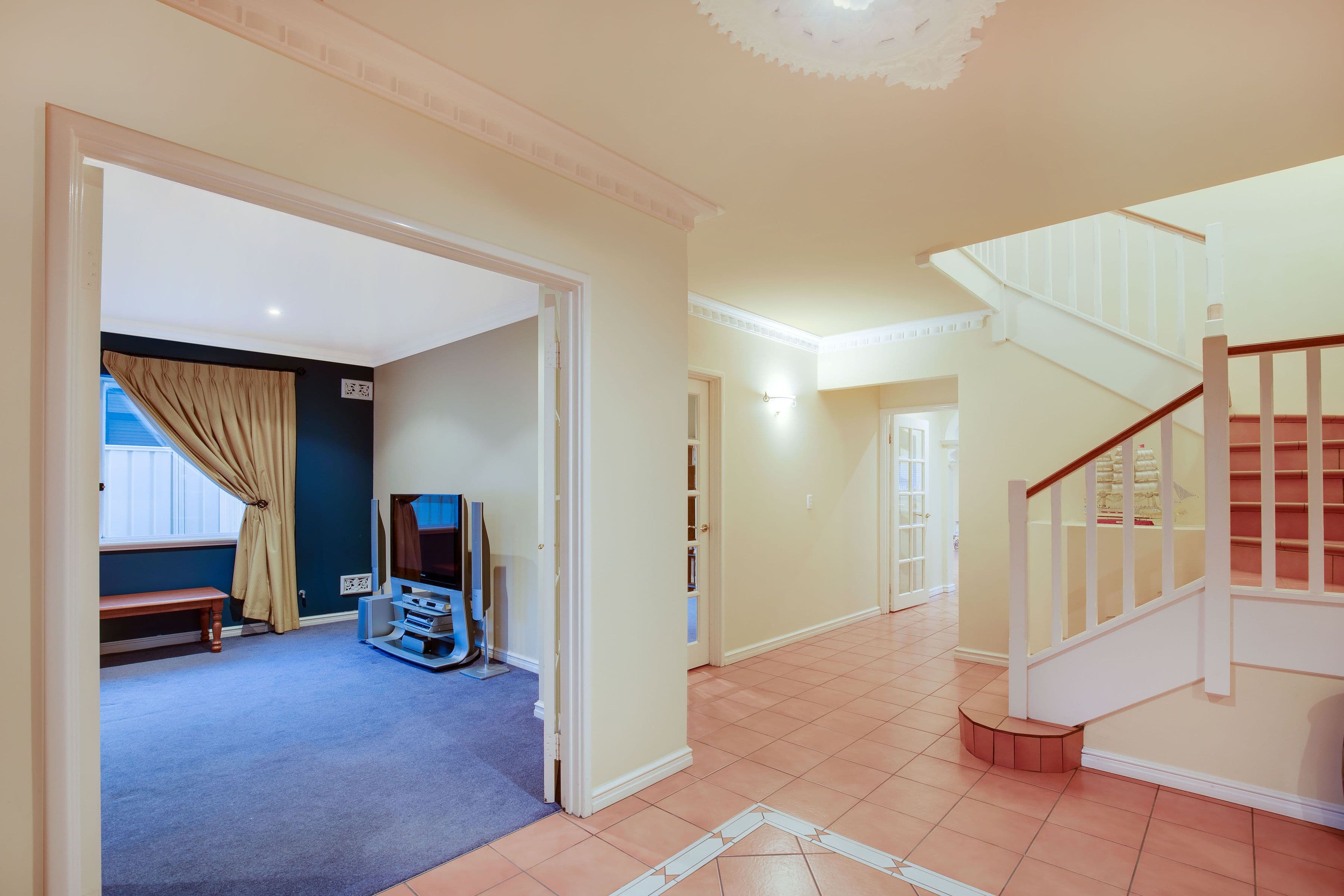 9 Fantail Avenue, Gwelup WA 6018, Gwelup - Thumbnail 2