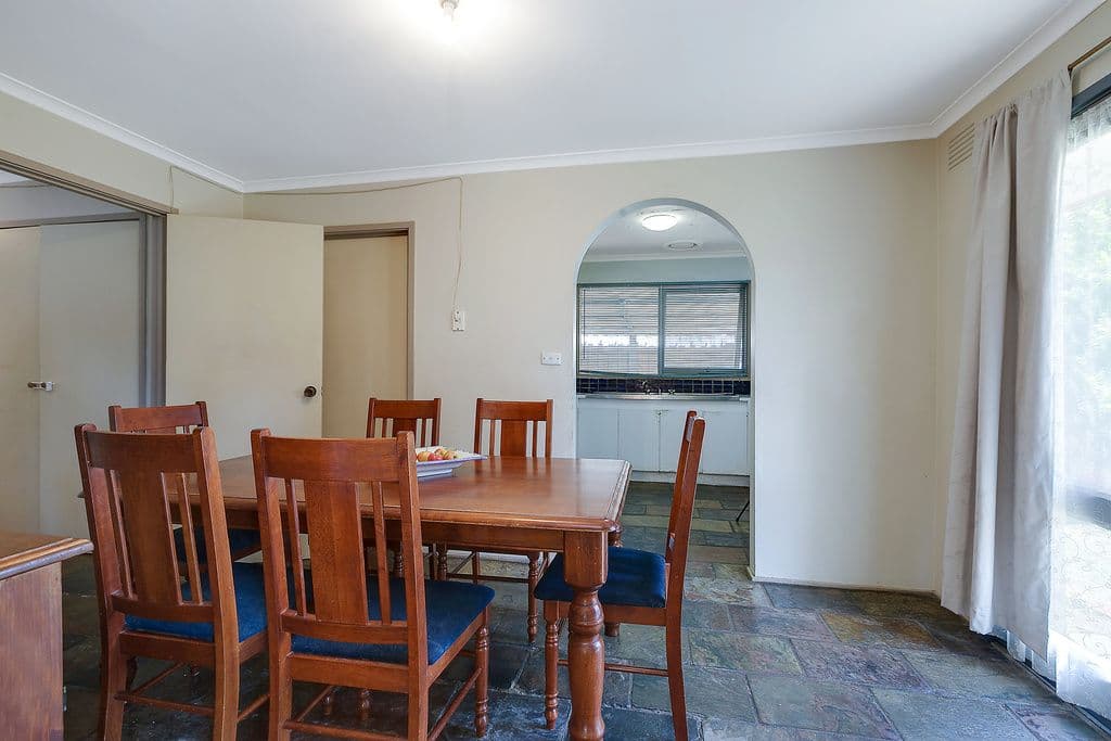 2 Combe Court, Epping VIC 3076, Epping - Thumbnail 4