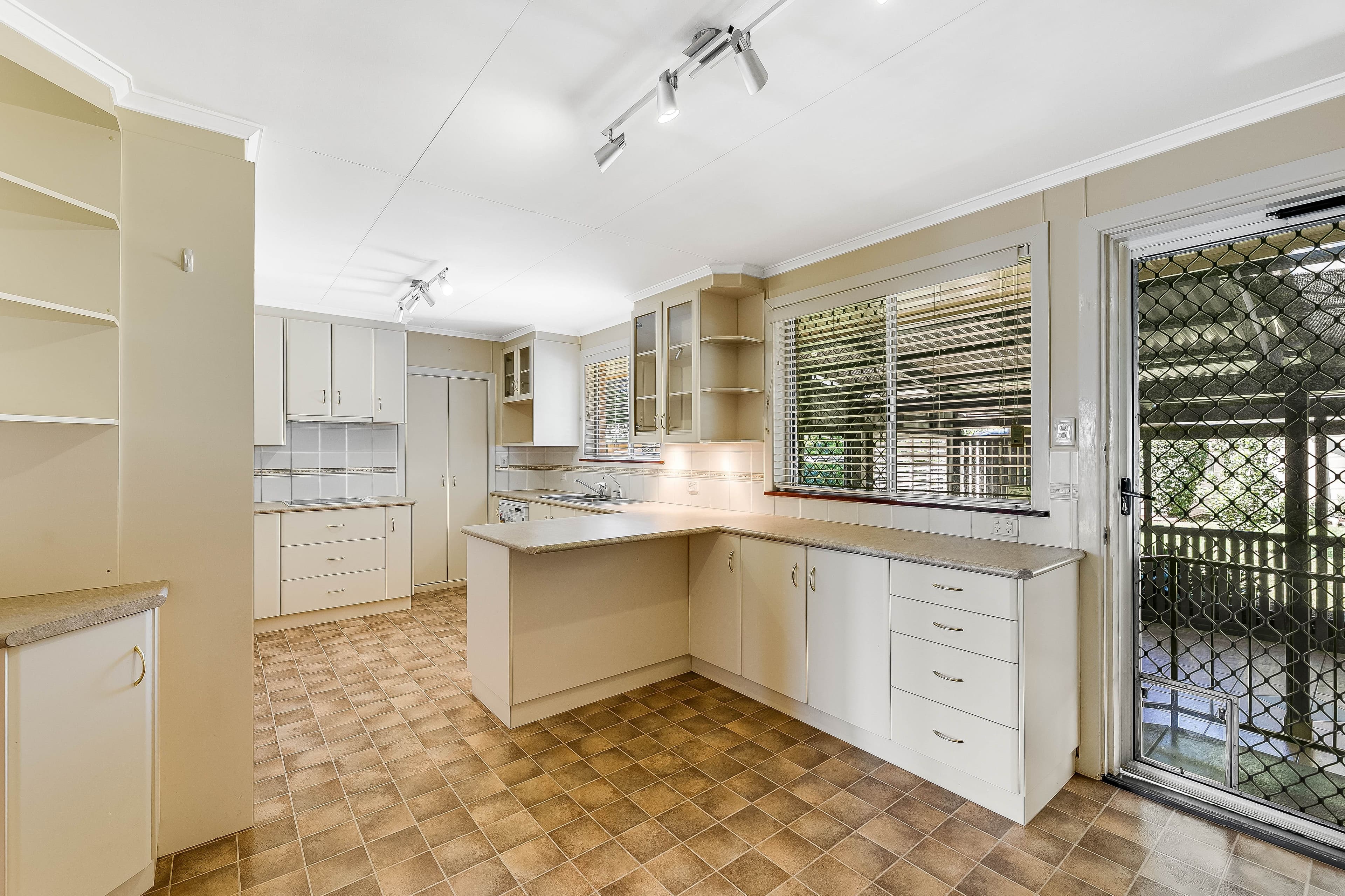 4 Boronia Street, Centenary Heights QLD 4350, Centenary Heights - Thumbnail 3