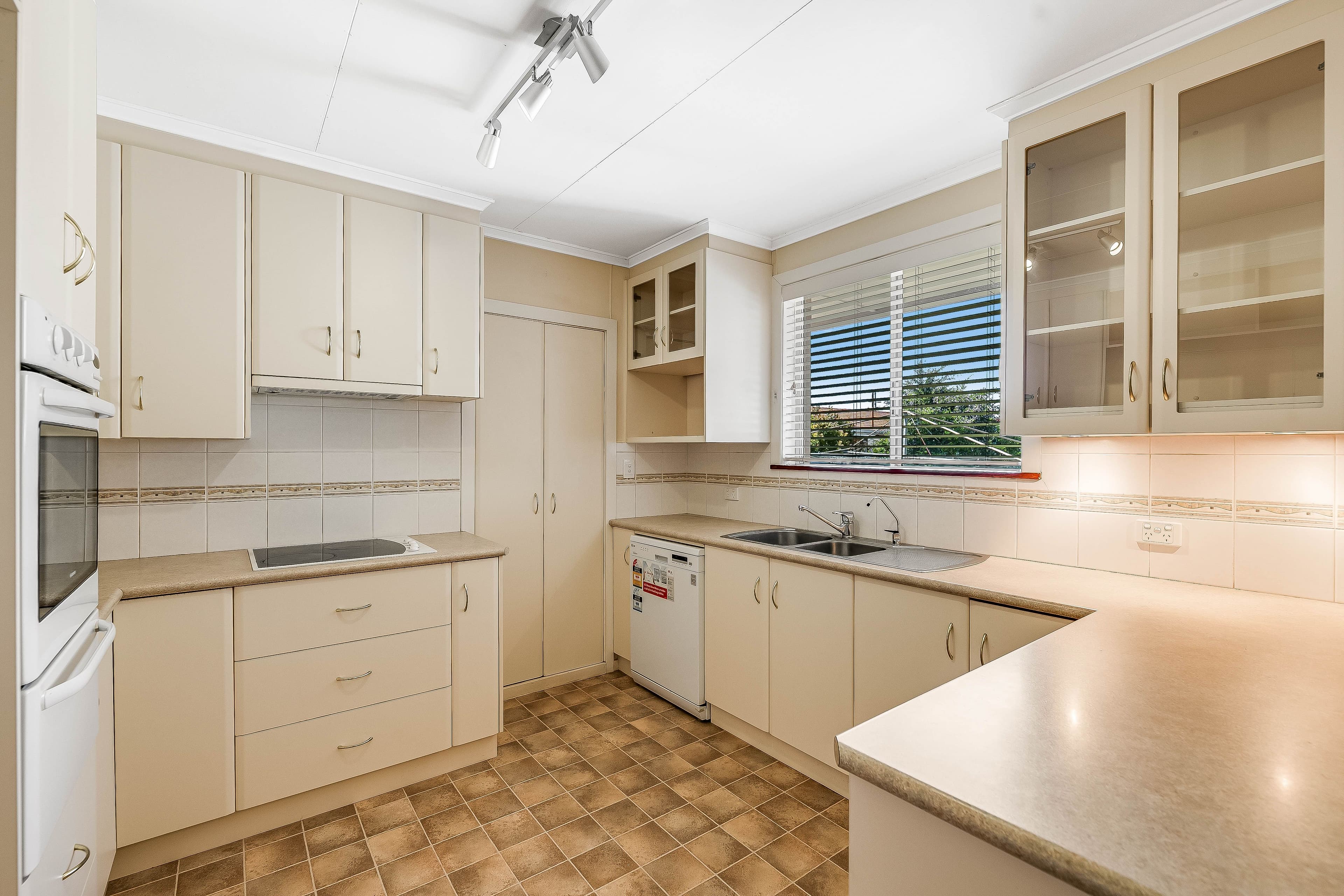 4 Boronia Street, Centenary Heights QLD 4350, Centenary Heights - Thumbnail 4