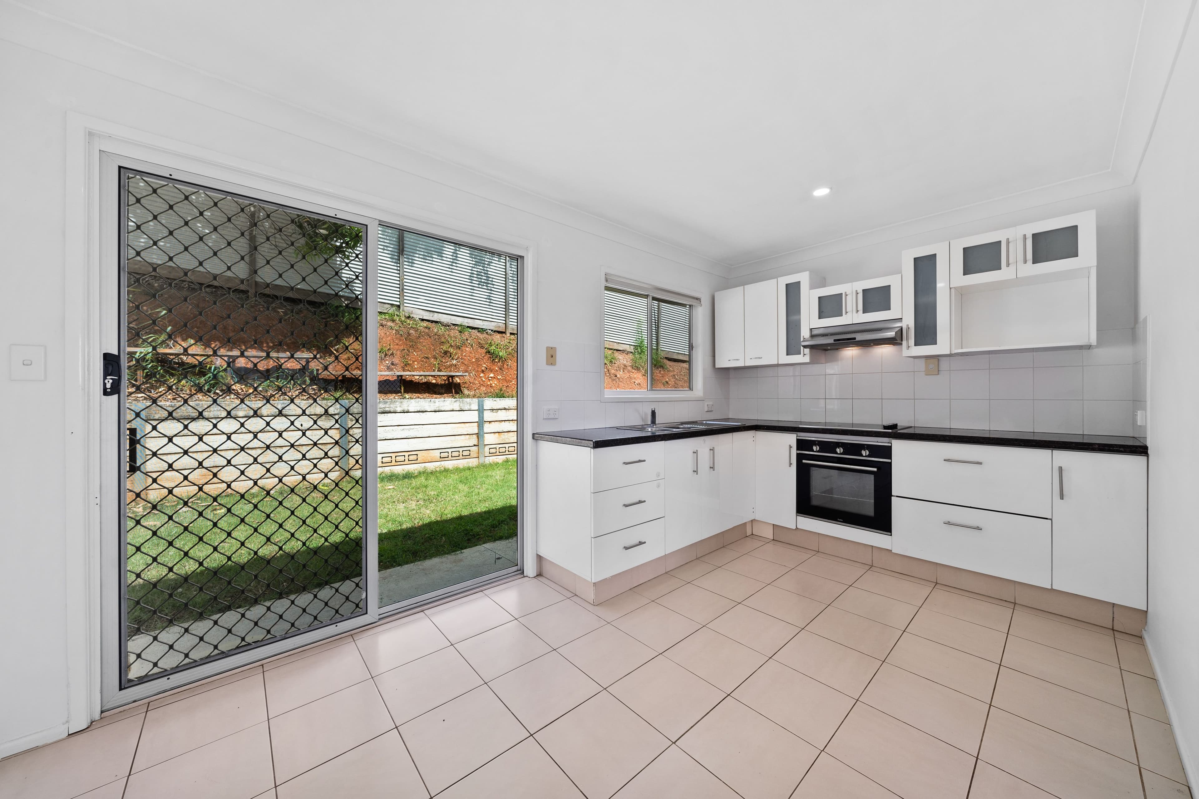 11 Kathleen Street, Beenleigh QLD 4207, Beenleigh - Thumbnail 3